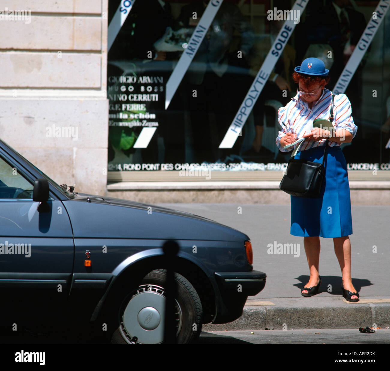 EU FR Francia regione Ile de France Parigi 8 Arrondissement Politesse sta scrivendo una penalità n. MR n. i diritti di terze parti disponibili Foto Stock