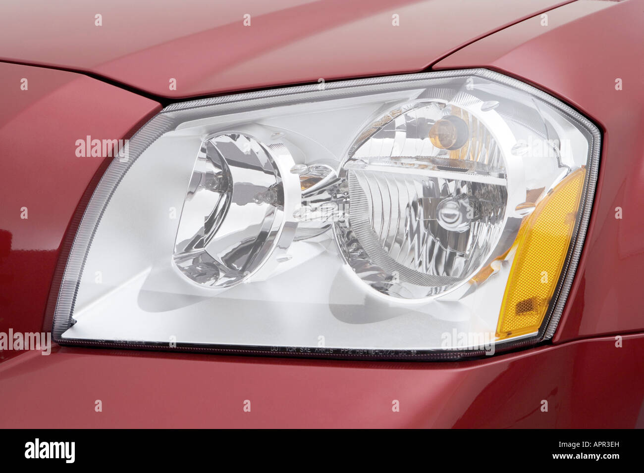 2005 Dodge Magnum sxt in rosso - Faro anteriore Foto Stock
