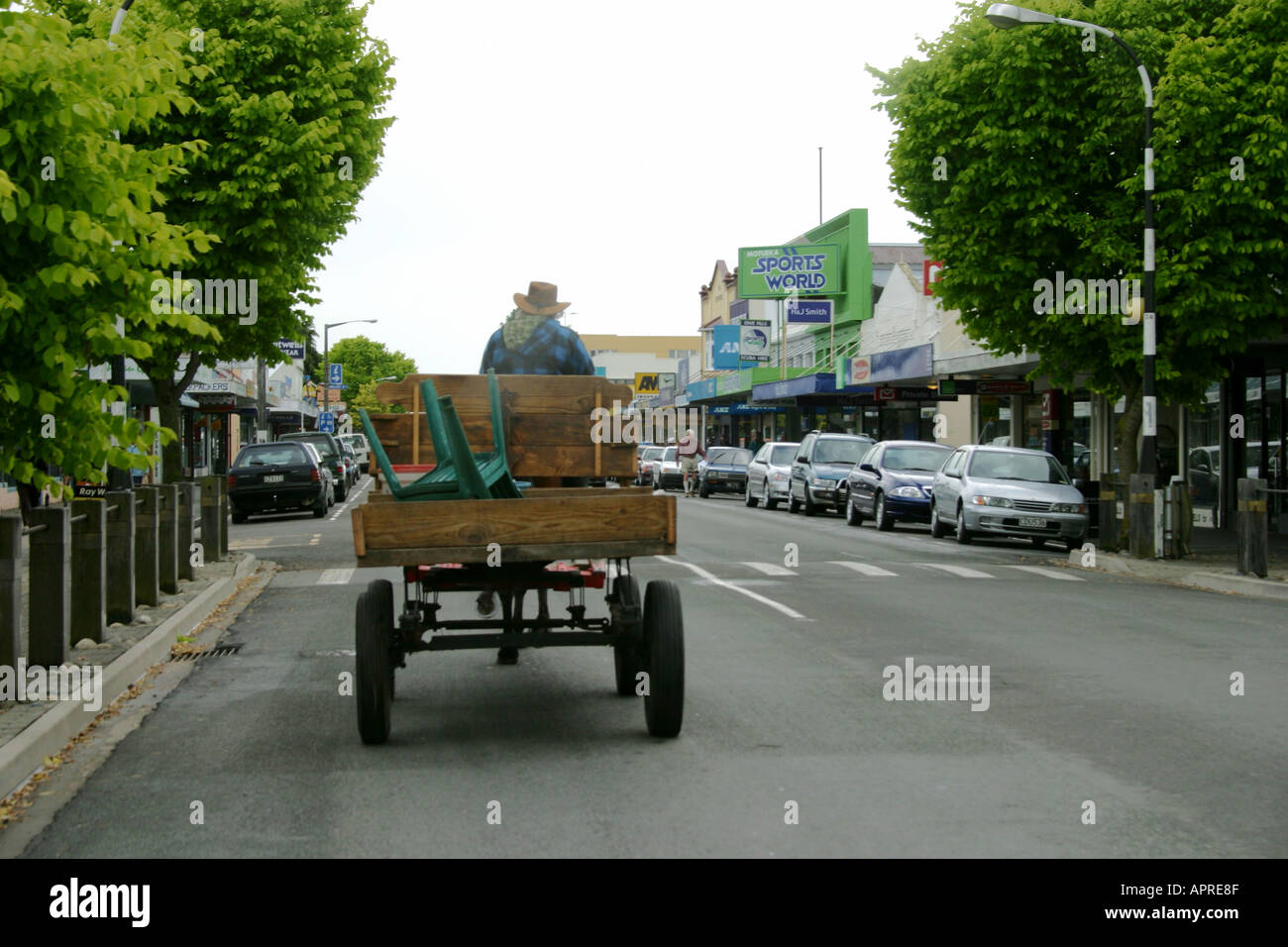 Agricoltore godendo di un giro attraverso Motueka Isola del Sud della Nuova Zelanda Foto Stock