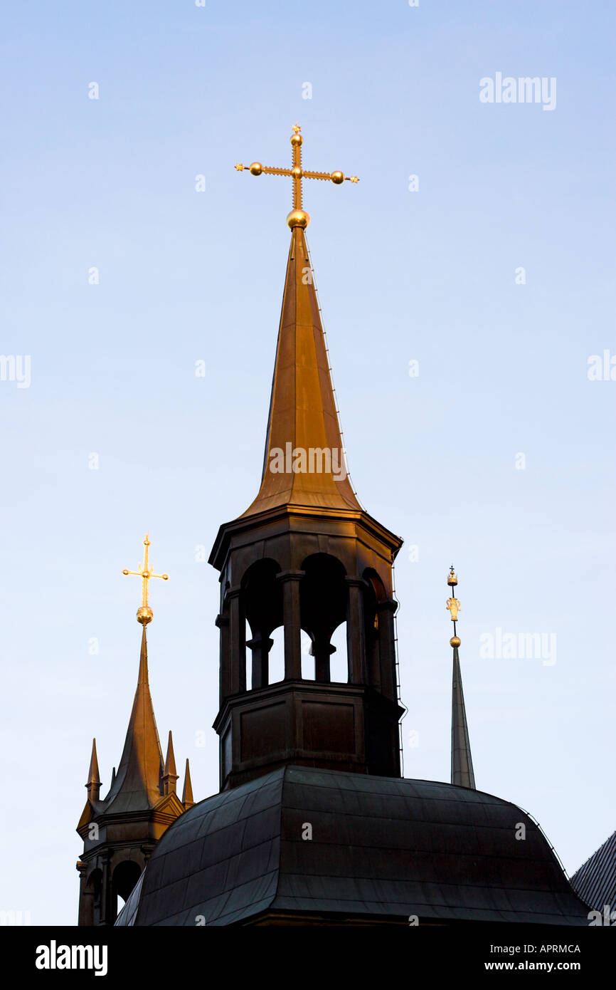 Spires sulla chiesa Riddarholmskyrkan Stoccolma Foto Stock