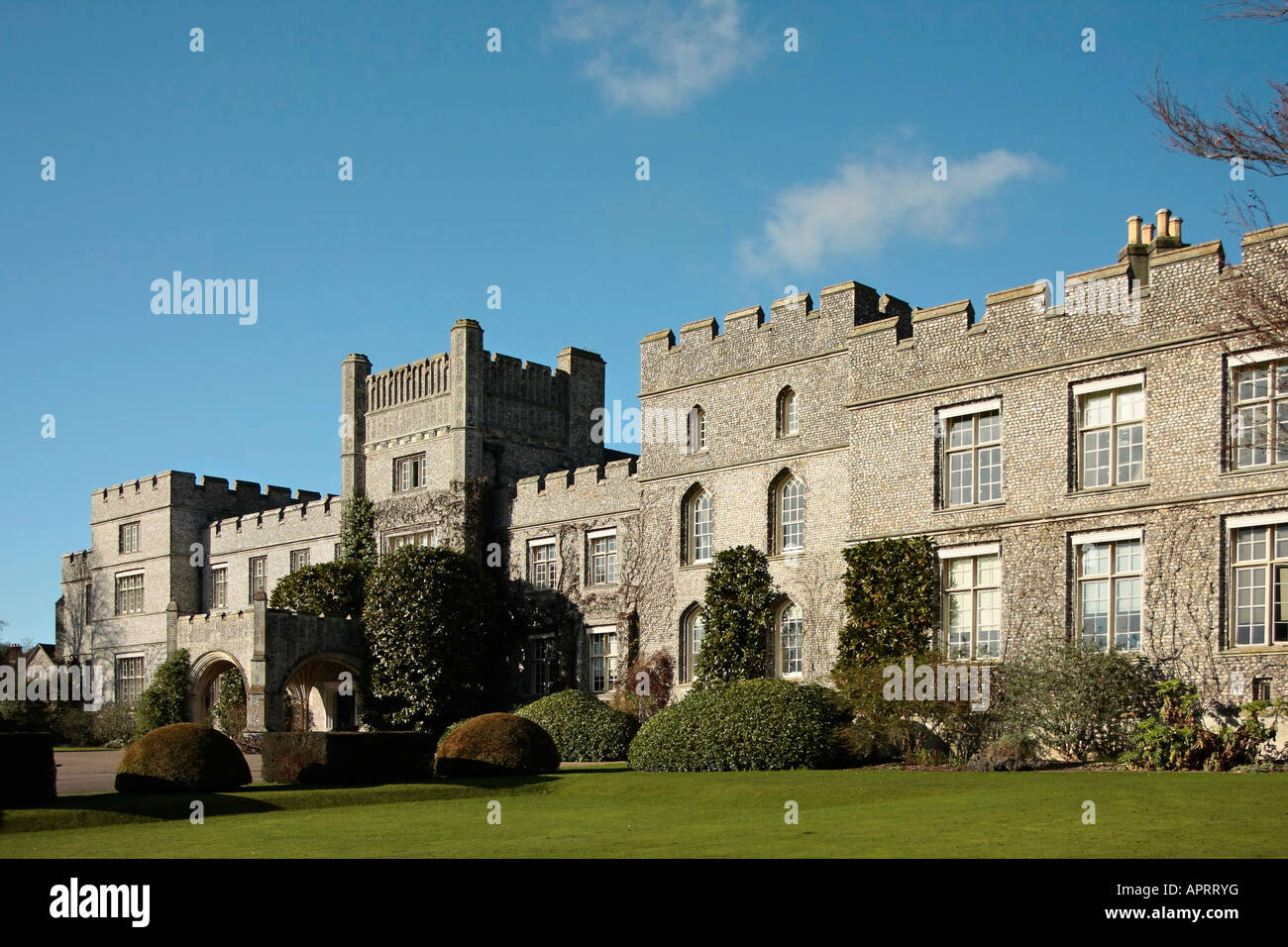 La prima elevazione di West Dean House in inverno. West Sussex, Inghilterra Foto Stock