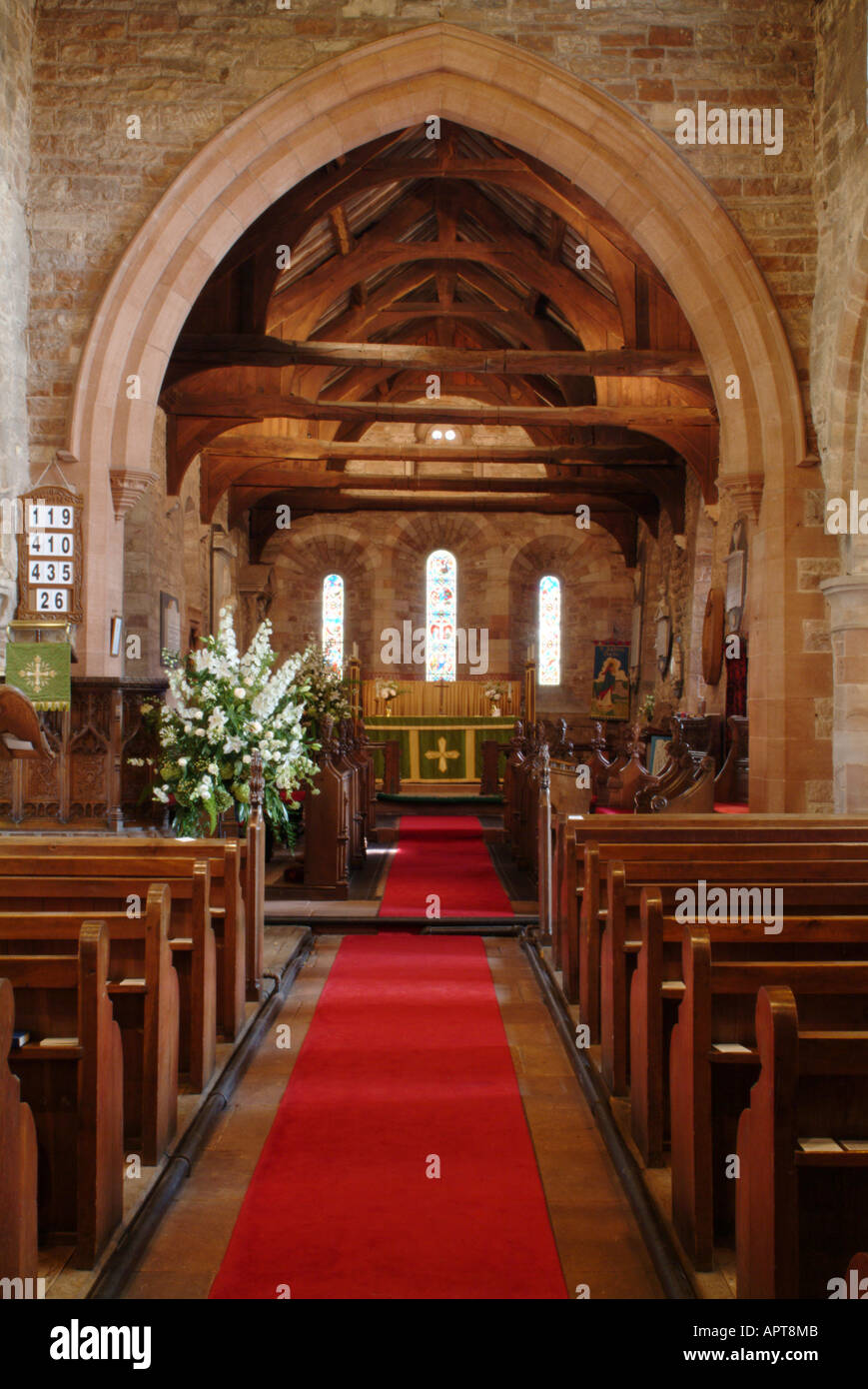 La navata della chiesa parrocchiale di San Andrea, Dacre, Ullswater, Lake District, Cumbria, Inghilterra, Regno Unito. Foto Stock