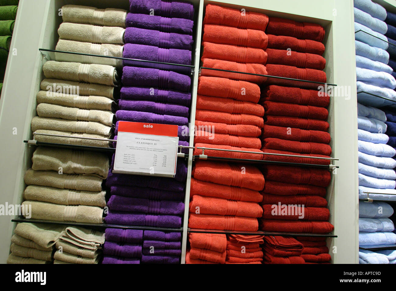 Miami Florida,Aventura,Aventura Mall,grandi magazzini Macy's,consumismo,pagamento transazione paga acquisti d'acquisto,economia,vendite al dettaglio,mercato,cura Foto Stock