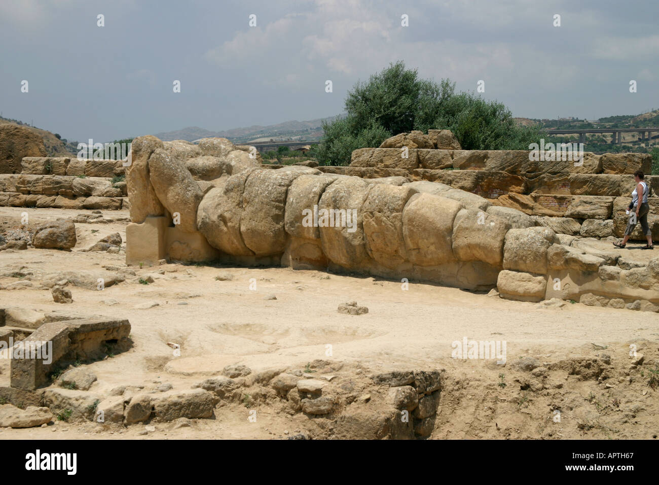 Telamon Tempio di Zeus Giove Agrigento Sicilia Italia Europa Valle dei Templi Foto Stock