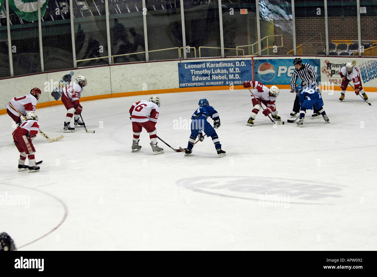 Ice hockey tournament Action Stick argento internazionale playoff di Hockey a Port Huron Michigan Foto Stock