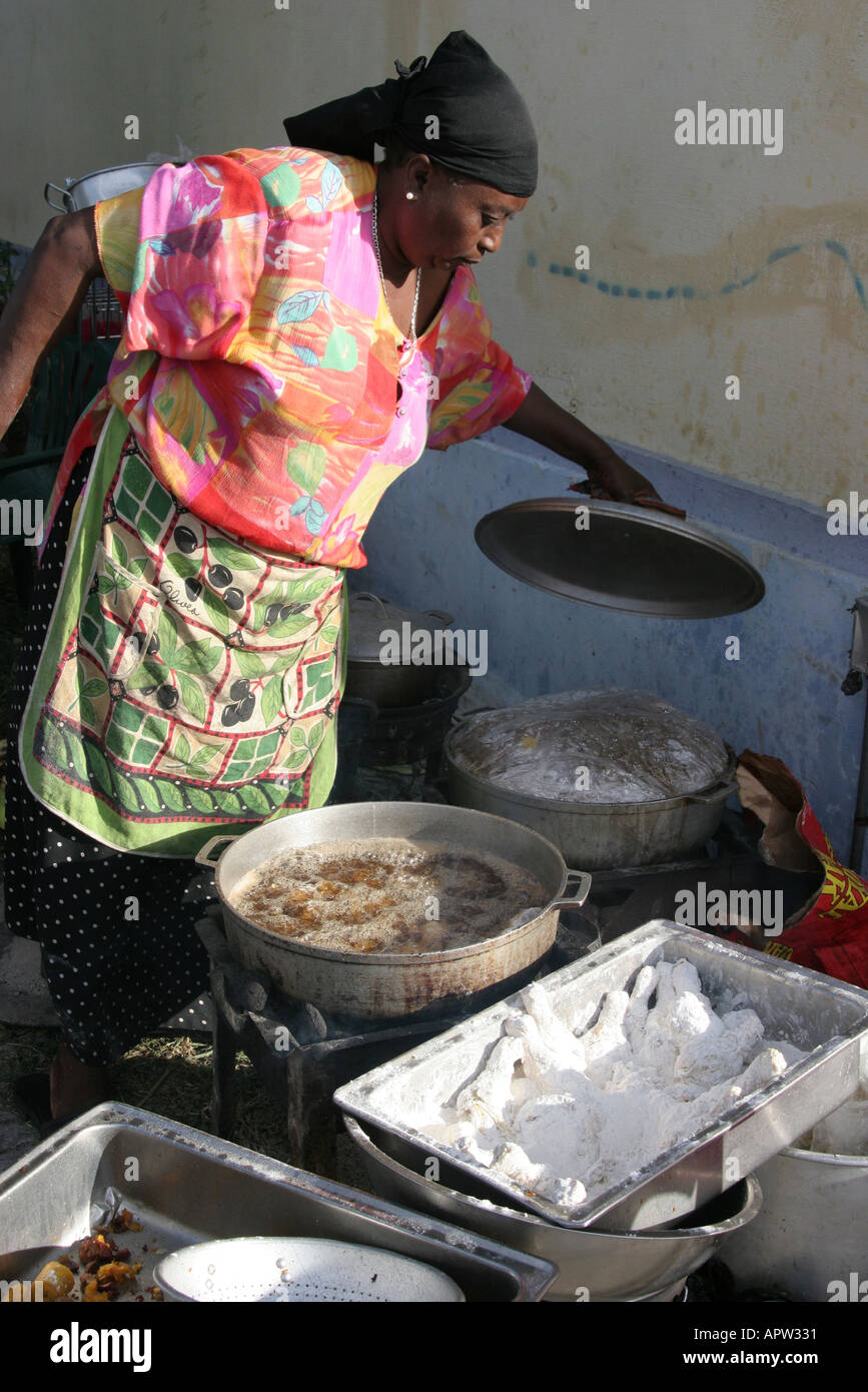 Miami Florida,Little Haiti,Caribbean Market Place,shopping shopper shopper negozi mercati di mercato di vendita di mercato, negozi al dettaglio b Foto Stock