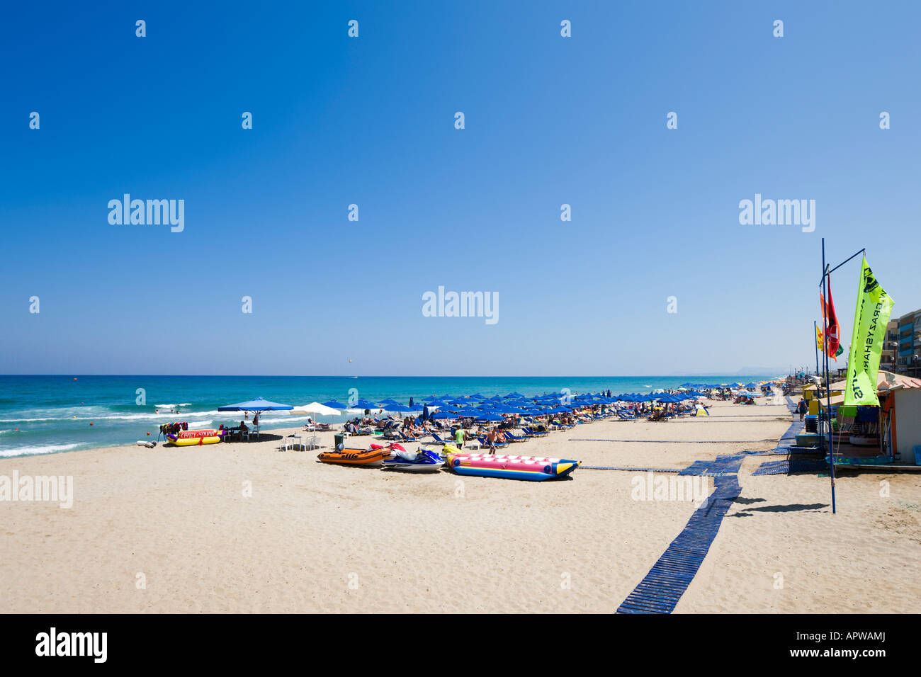 Spiaggia cittadina, Rethimno, costa nord di Creta, Grecia Foto Stock