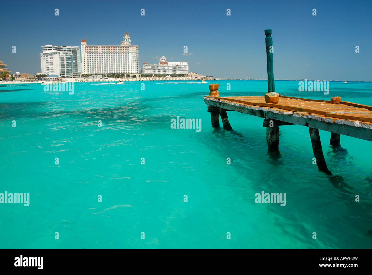 Pier in Cancun hotel area, Quintana Roo Stato, Messico, America del Nord Foto Stock