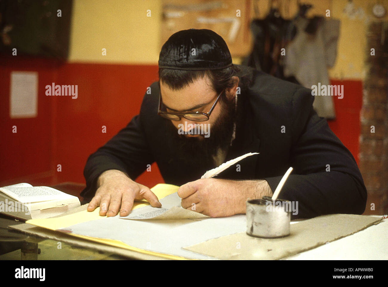 Torah Scribe Foto Stock