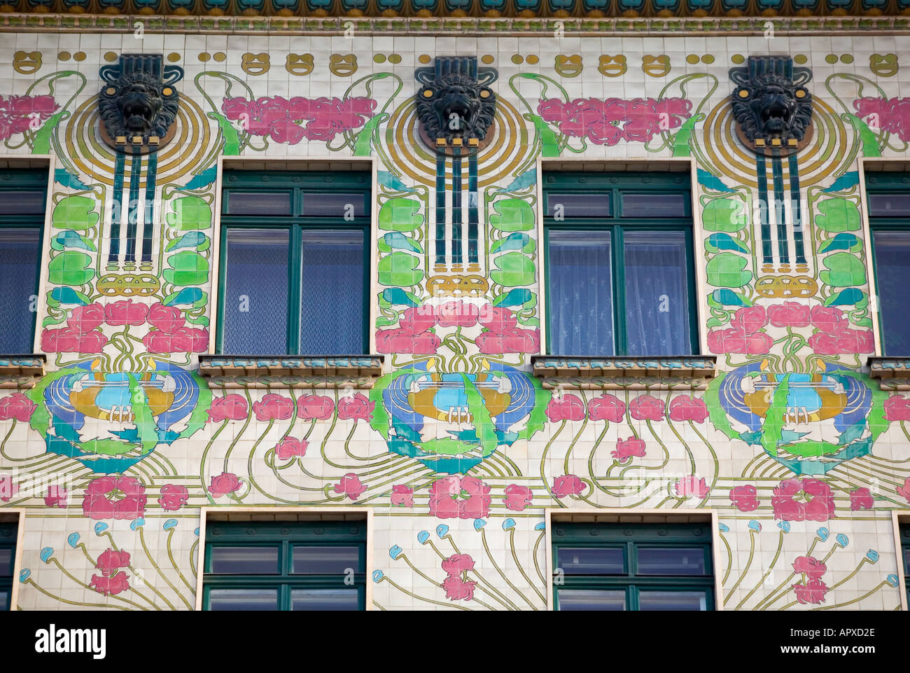 Edificio Jugendstil, Majolikahaus, Vienna, Austria Foto Stock