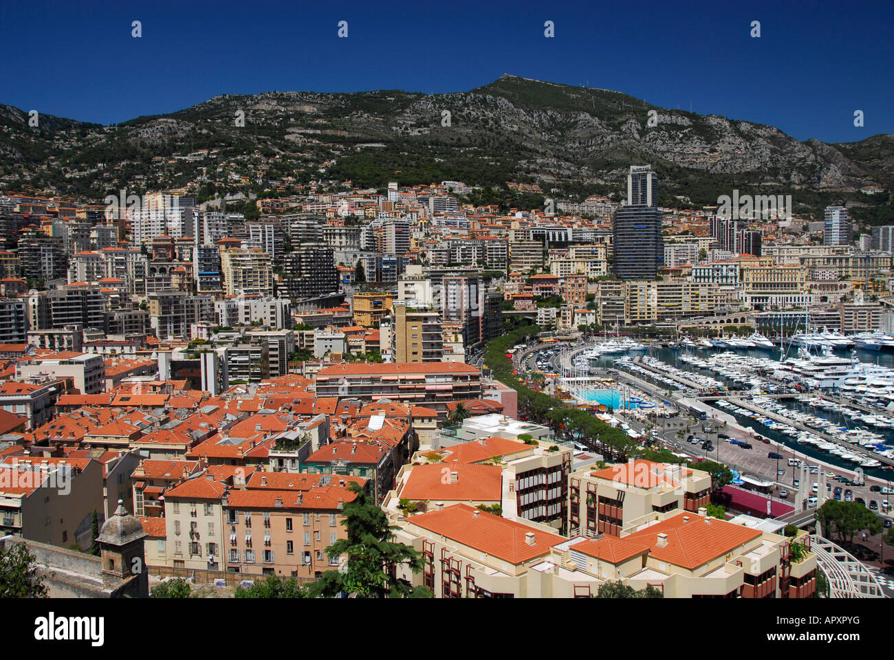 Vista della baia di Monaco e Monte Carlo, Principato di Monaco, Europa Foto Stock