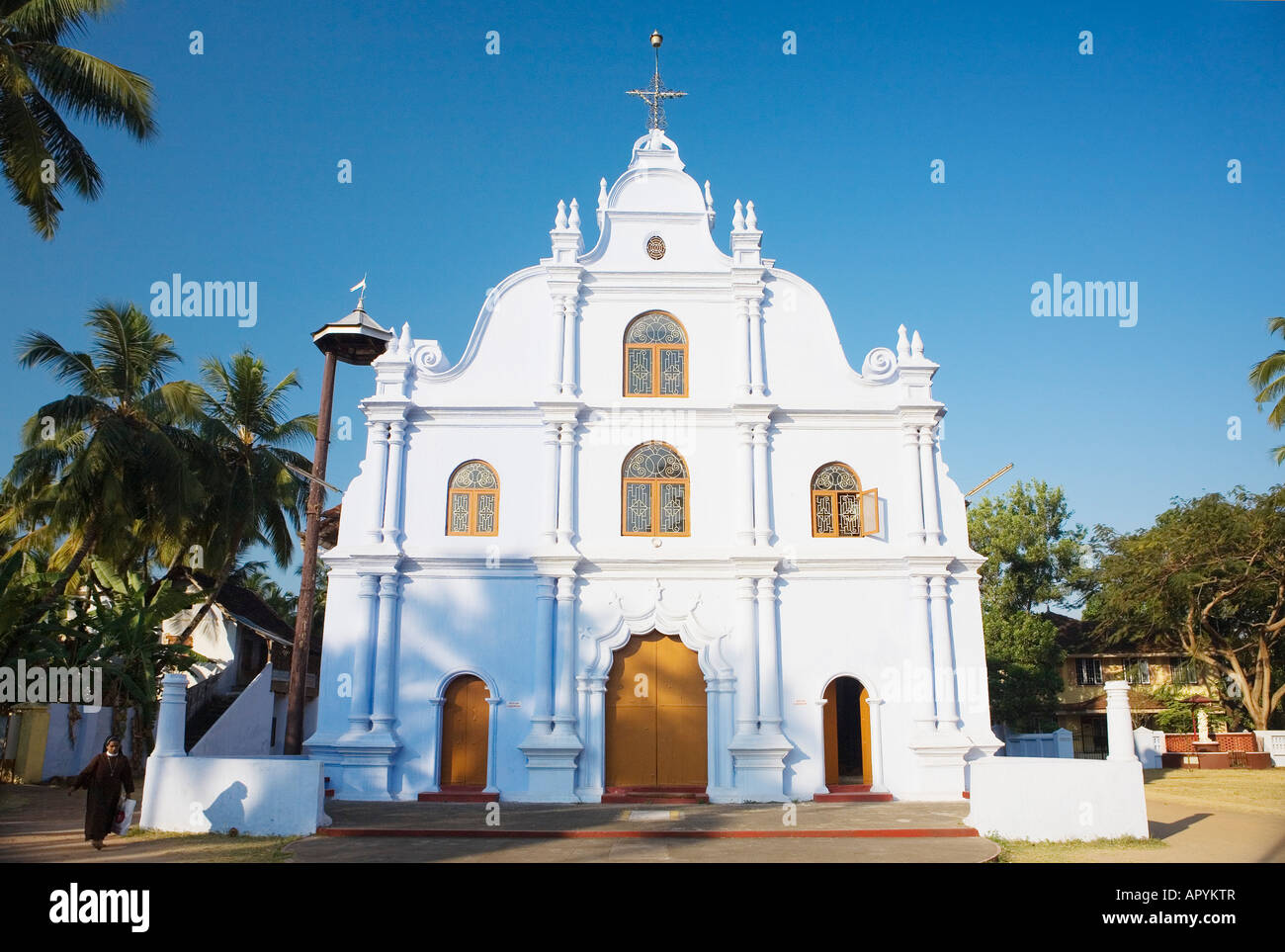 INDIA Kerala COCHIN MONACA E LA CHIESA DELLA SANTA CROCE Foto Stock