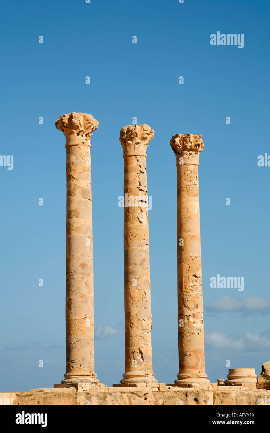 Colonne romane del Antonine tempio a Sabratha Libia Foto Stock