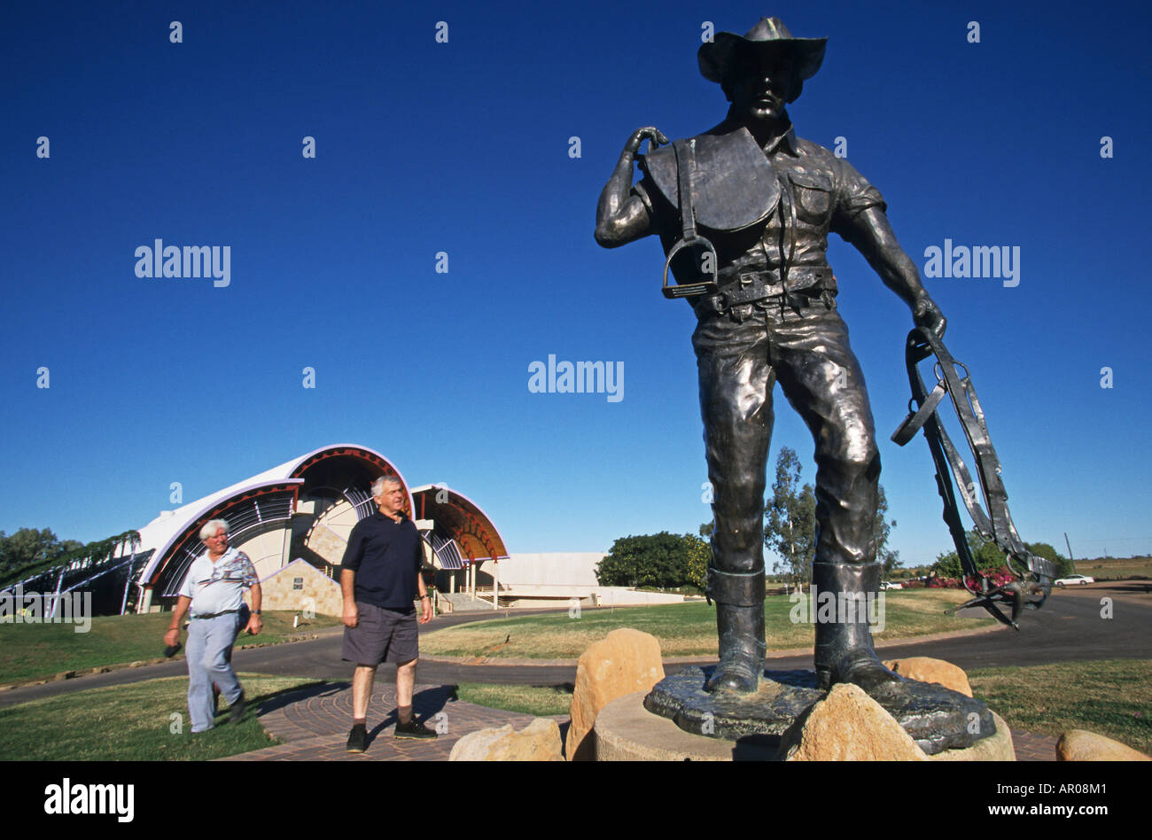 Stockman Hall of Fame, Longreach, Australien, Queensland, statua di una suoneria, al di fuori della Australian Stockman Hall of Fame o Foto Stock