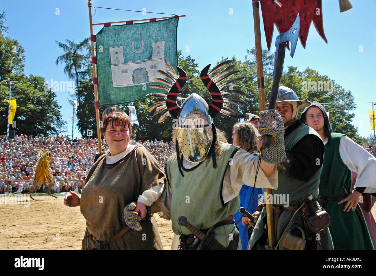 Cavalieri medievali in costume medievale, cavaliere festival Ritterspiele Kaltenberger, Kaltenberg, Alta Baviera, Germania Foto Stock