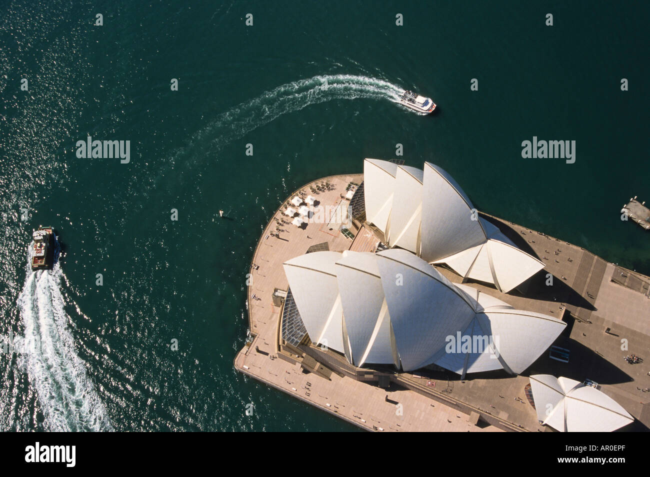 La Sydney Opera House e dall'aria, Sydney Opera House, architetto Jorn Utzon, il Porto di Sydney, Sydney, Nuovo Galles del Sud, Australia Foto Stock