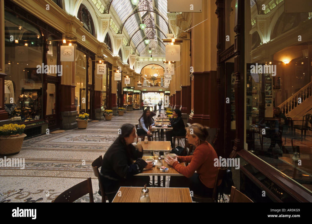 Blocco Arcade, Collins Street, Melbourne, Australia, Victoria, Cafe nel blocco Arcade, architettura d'Epoca Foto Stock