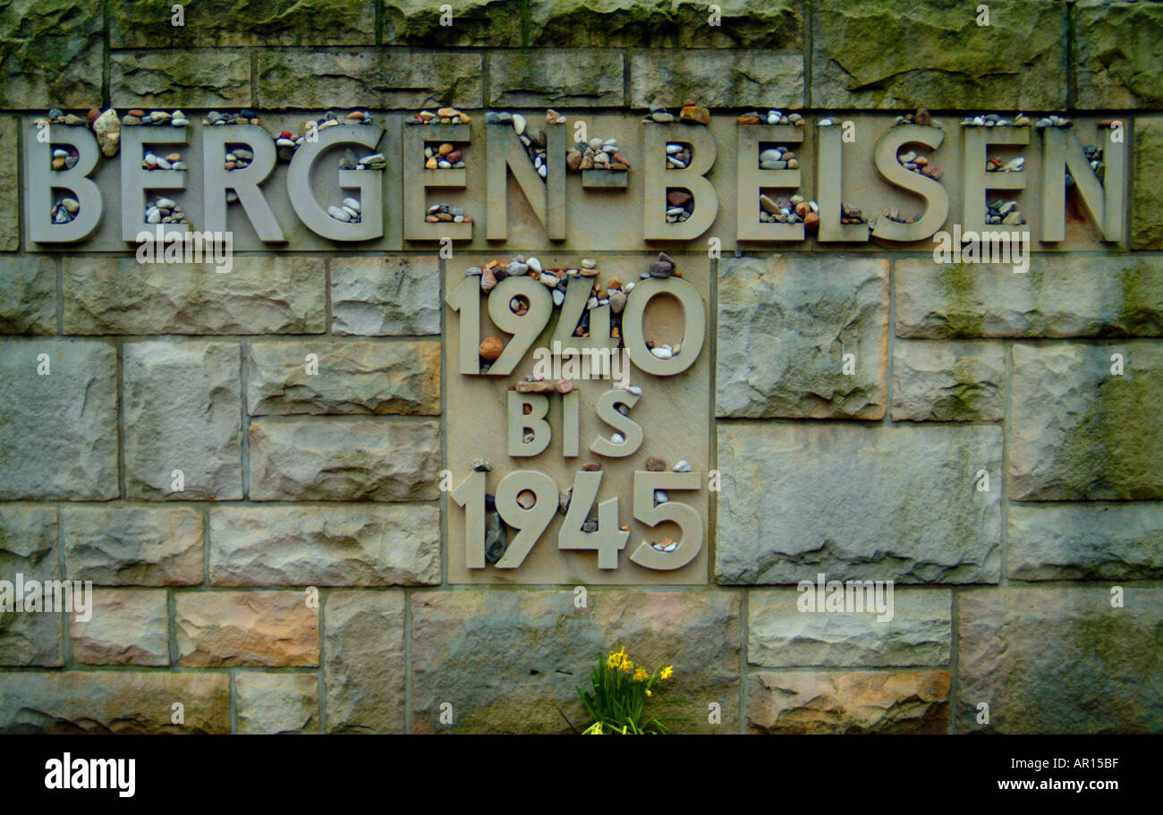 2 memoriale di bergen belsen immagini e fotografie stock ad alta