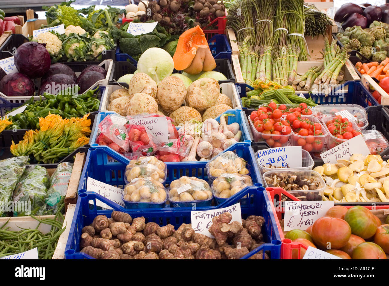 Italia Roma Campo dè Fiori mercato ortofrutticolo in stallo Foto Stock