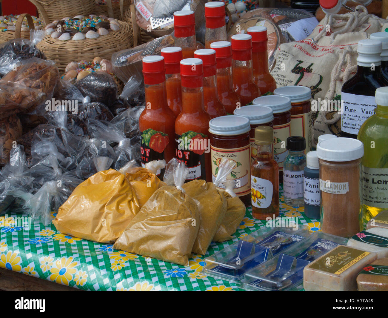 Pressione di stallo di spezie St Georges Grenada Caraibi Foto Stock