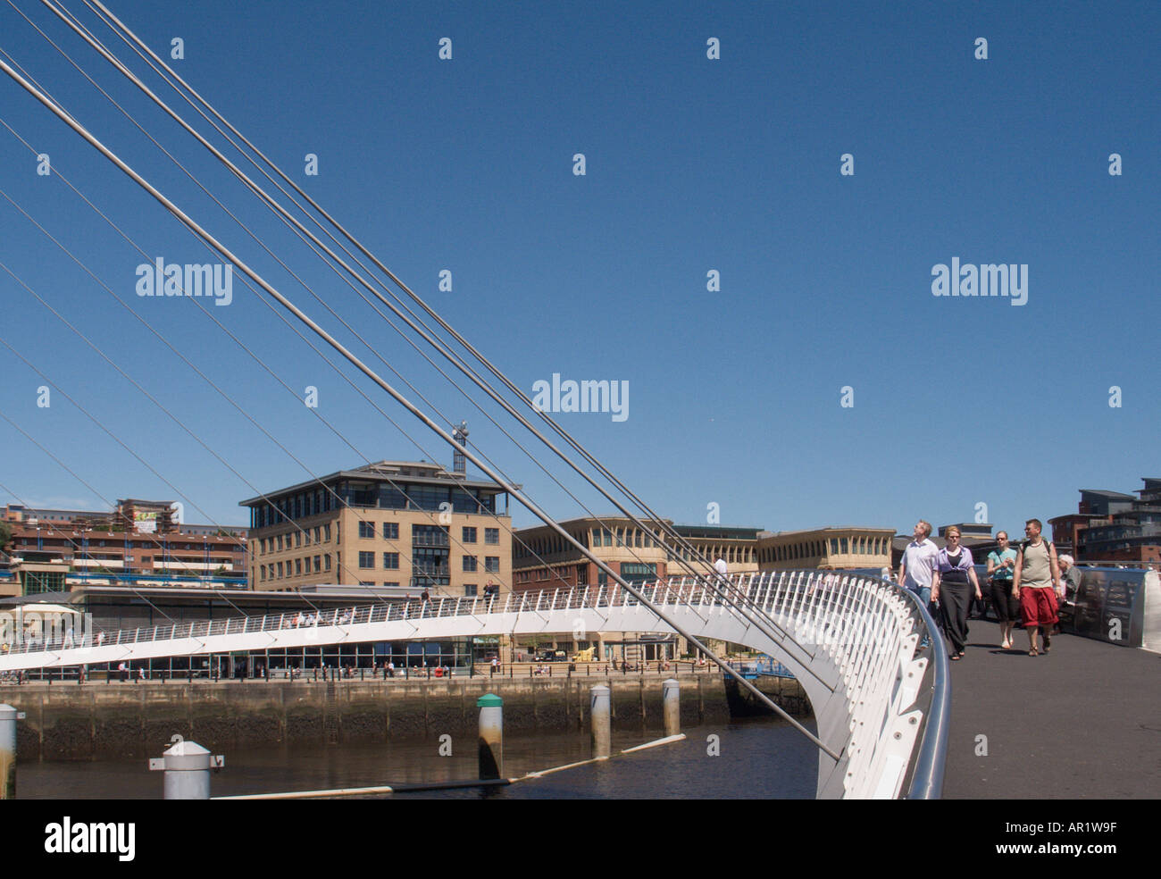 Gateshead Millennium Bridge Newcastle sul Tyne Tyne and Wear England Foto Stock