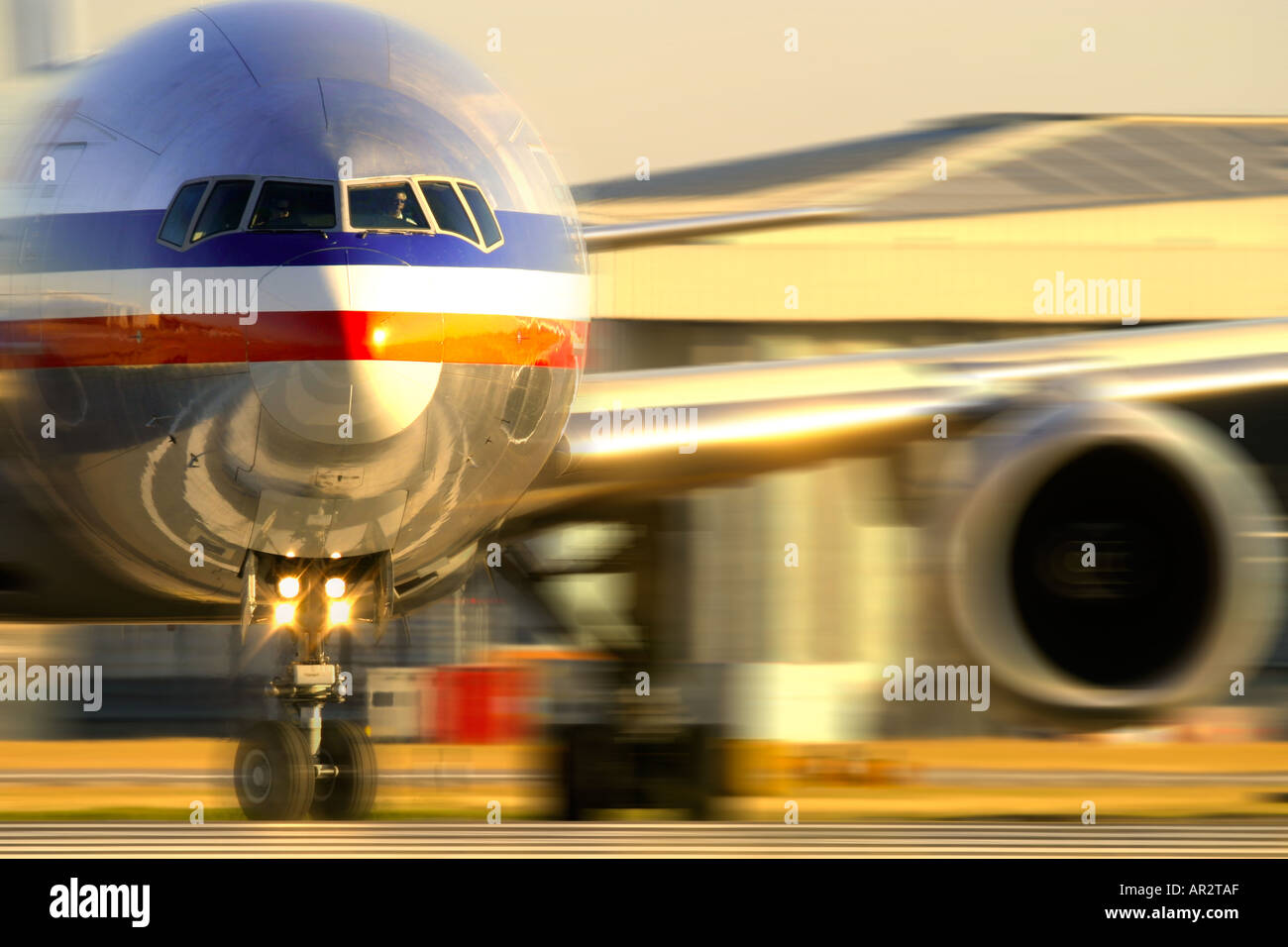 Concetto di aeroplano shot con sfondo blured Foto Stock