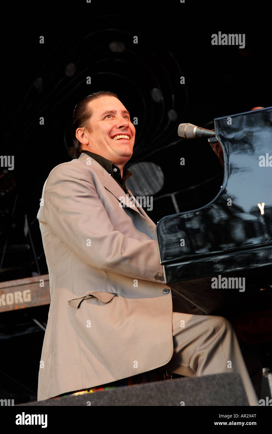 Pic martin phelps 09 07 06 lacock Jools Holland a Lacock Abbey Foto Stock