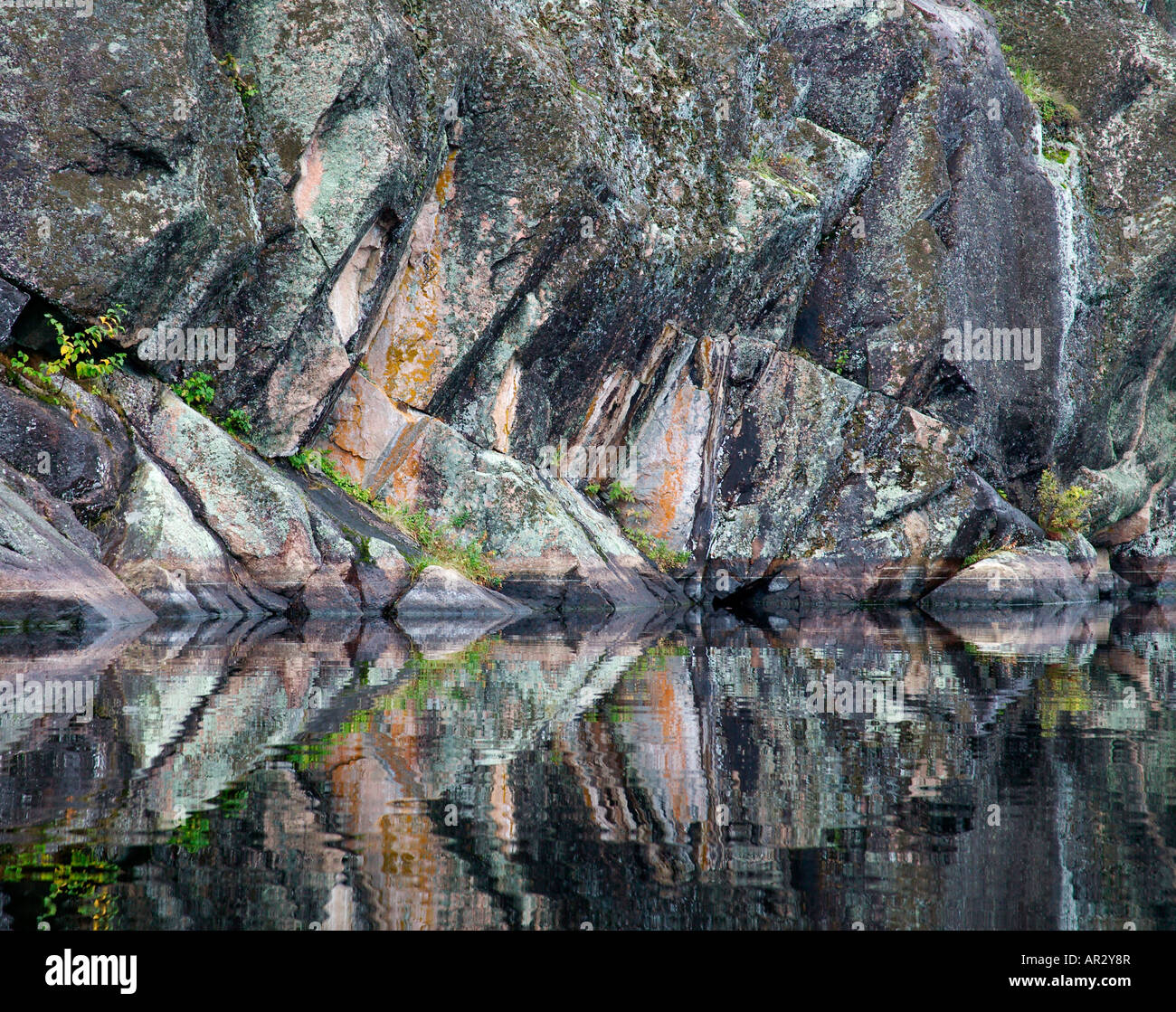 Bluff e Nord Hegman lago, in acque di confine canoa Area Wilderness, Superior National Forest, Minnesota, Stati Uniti d'America Foto Stock