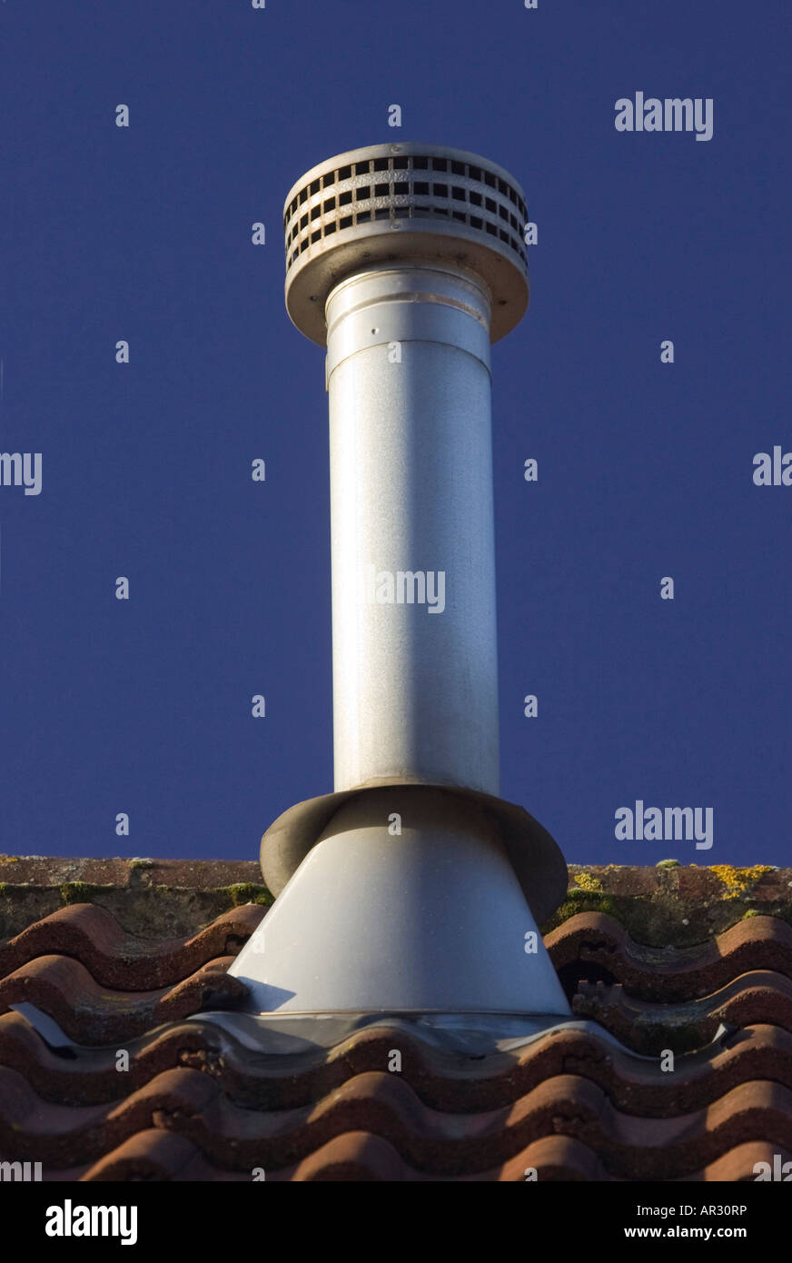Canna fumaria per una stufa a gas Foto stock - Alamy