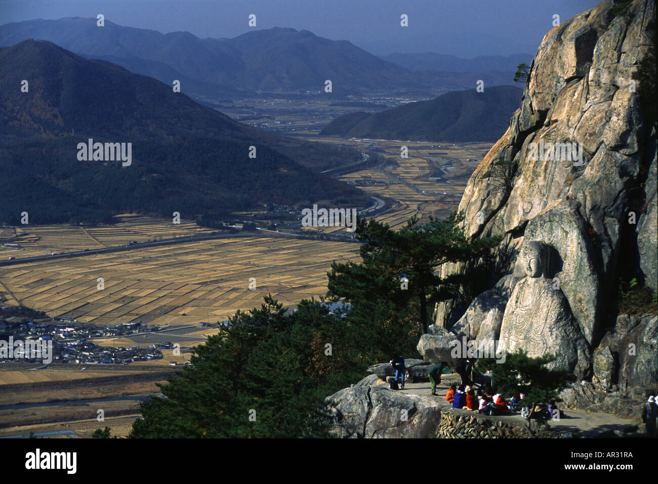 La preghiera, la statua del Buddha sulla Montagna di Namsan, Geongju, Geongju, Corea del Sud Asia Foto Stock