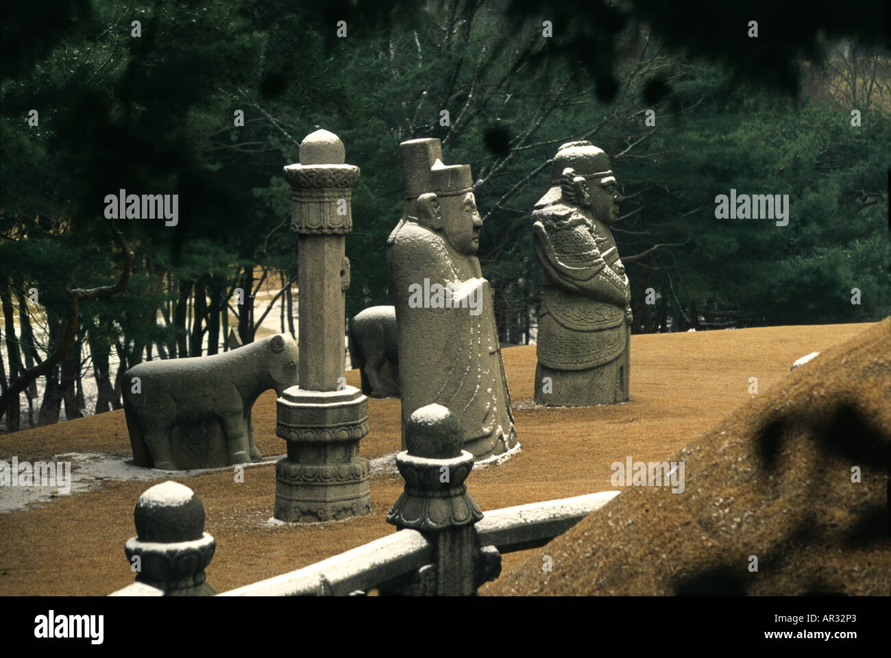 Stone guardiani ad antiche tombe reali, Seoul, Corea del Sud Asia Foto Stock