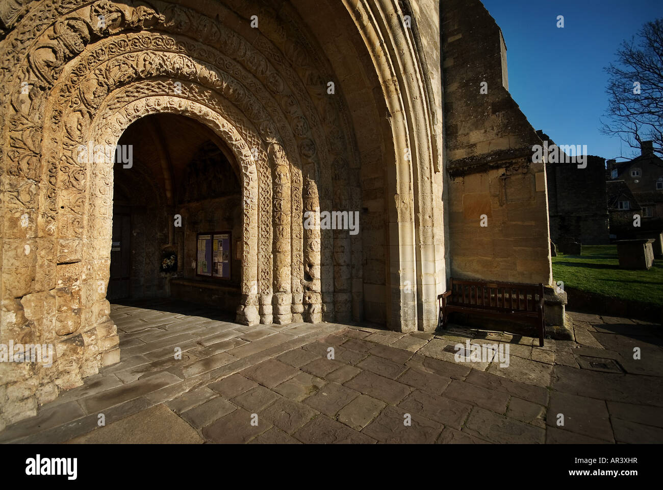 Pic martin phelps 07 02 07 chippenham calne malmesbury town guida Malmesbury Abbey porta Foto Stock