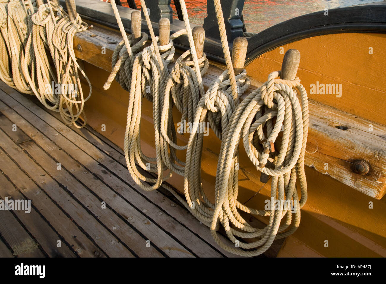 Linee per la sorpresa HMS, XVIII secolo Royal Navy Frigate (replica), il Museo Marittimo di San Diego, California Foto Stock