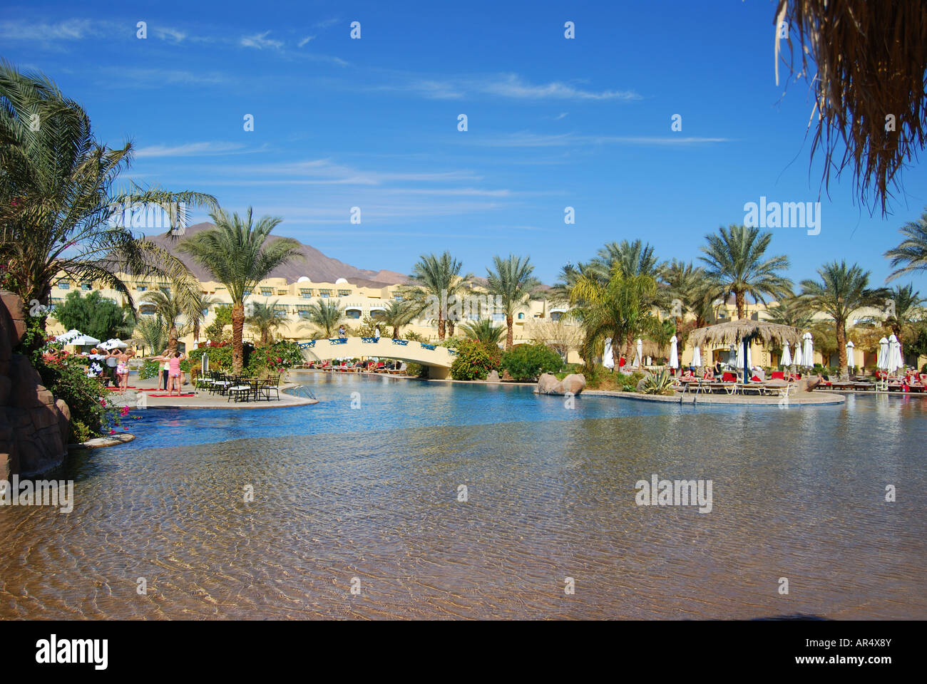 Hotel piscina, Marriott Beach Resort Hotel, Taba Heights, Penisola del Sinai, Repubblica di Egitto Foto Stock
