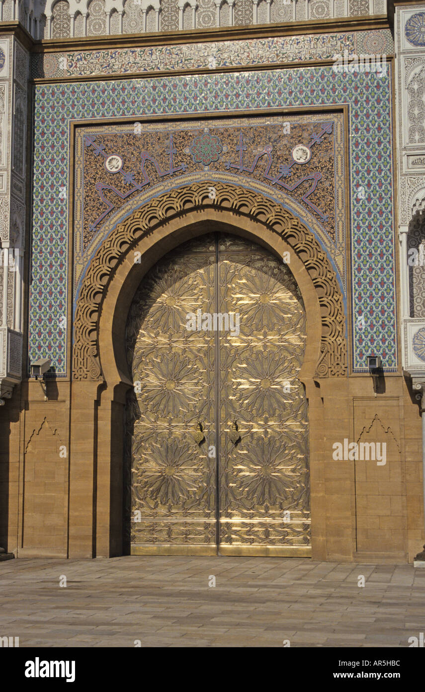 Porta del Palazzo Reale di Fez, Marocco Foto Stock