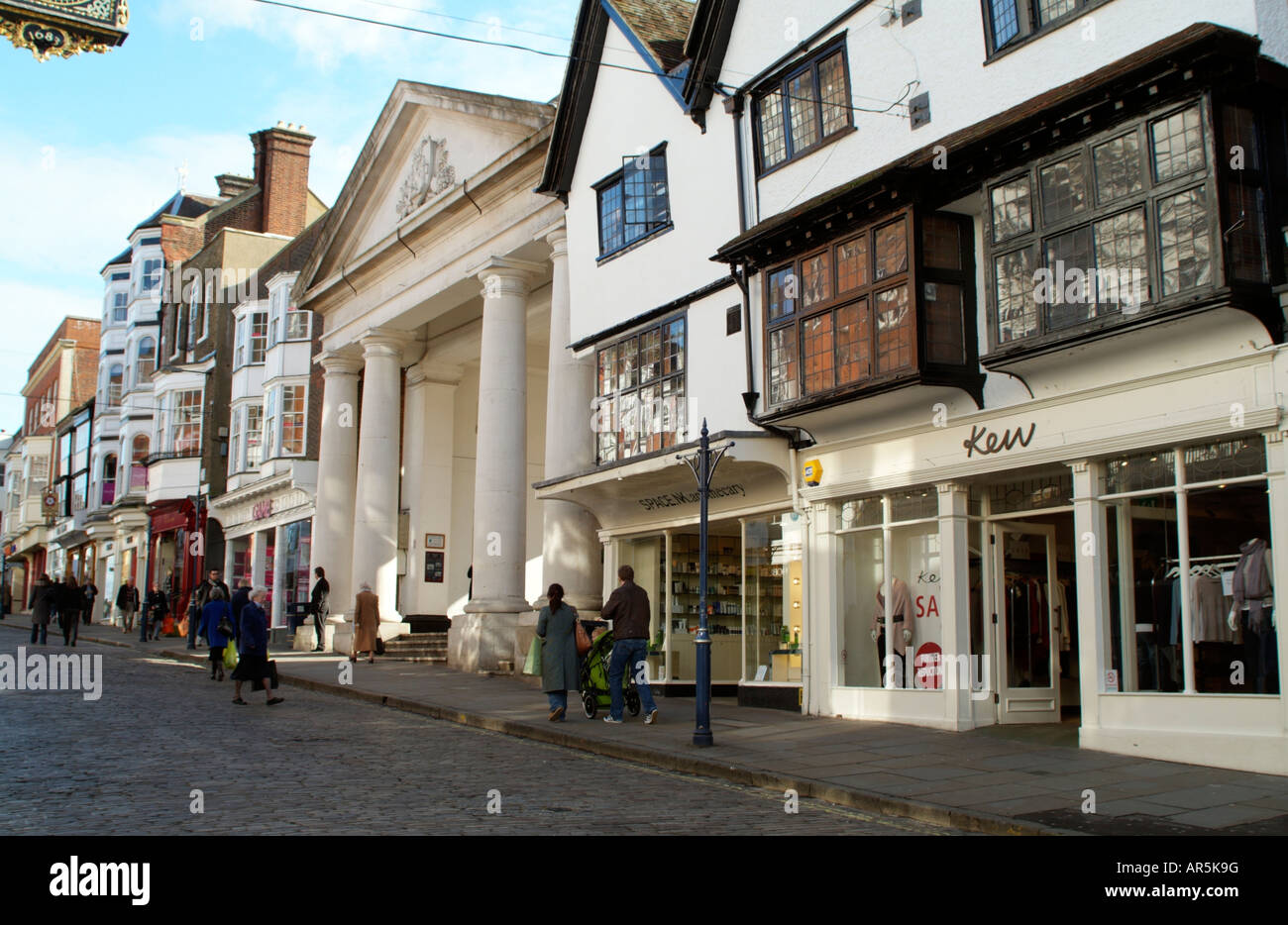 Tunsgate arco nella High Street Guildford Town Center Surrey in Inghilterra Foto Stock