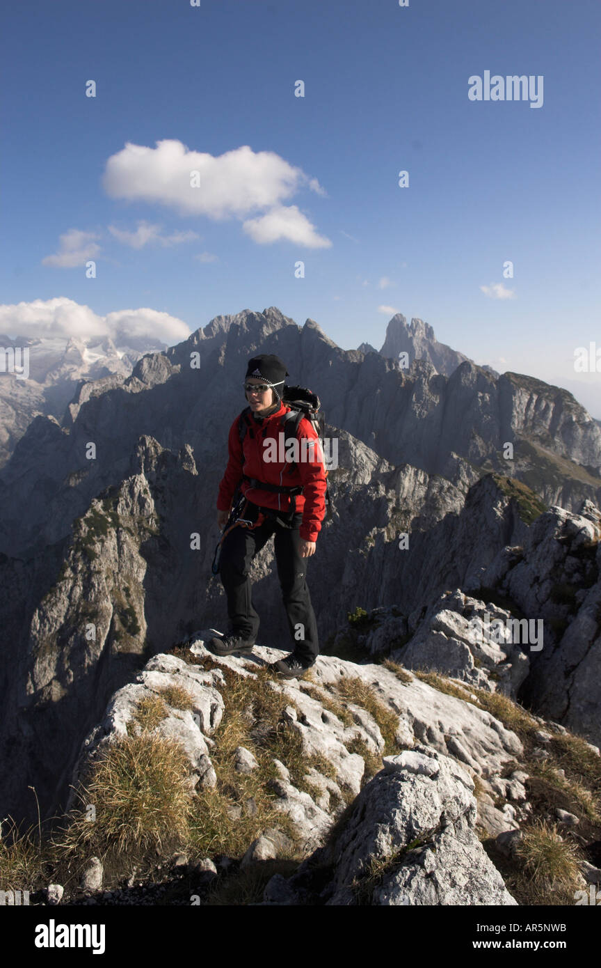 Scalatore femmina sulla montagna di Dachstein, Austria Foto Stock
