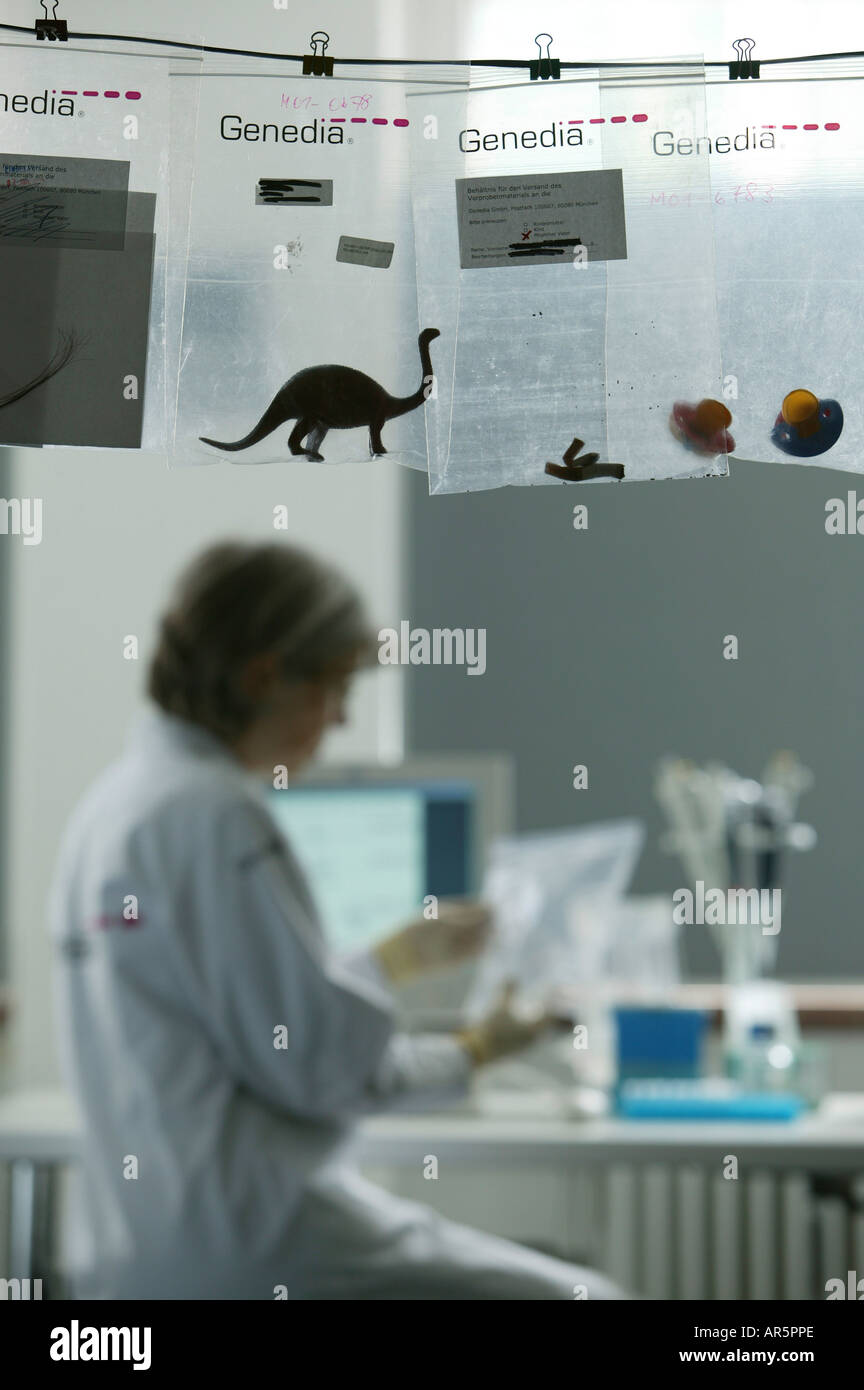 Il DNA test di paternità a Genedia GmbH, Dr.Ildegarda Haas, Germania Foto Stock