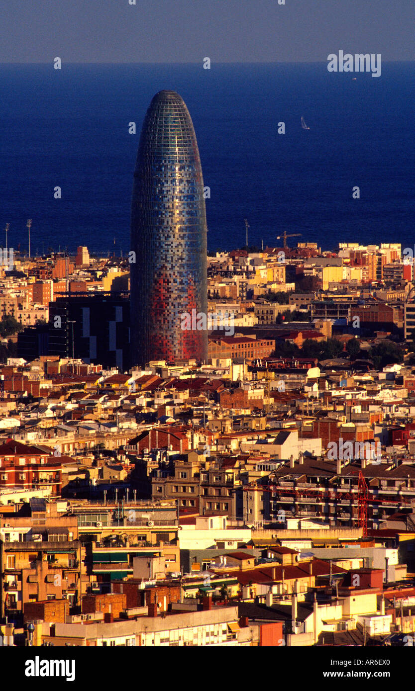 La Torre Agbar dall'architetto Jean Nouvel Barcellona Catalonia Spagna Foto Stock