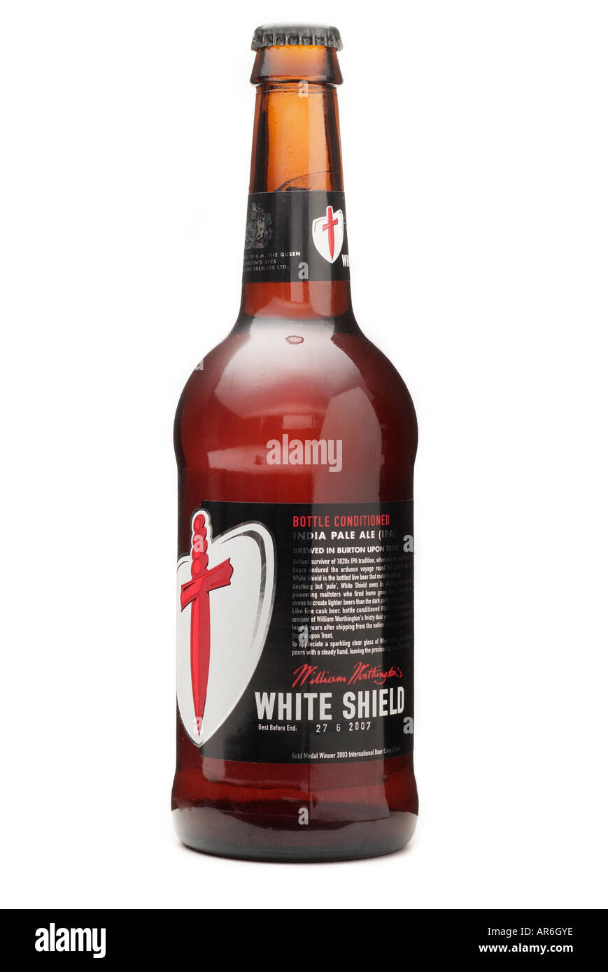 Bianco scudo Indian pale ale rifermentata in bottiglia micro birreria marrone vetro riciclare alcool bere birra ale malto d'orzo hop Foto Stock