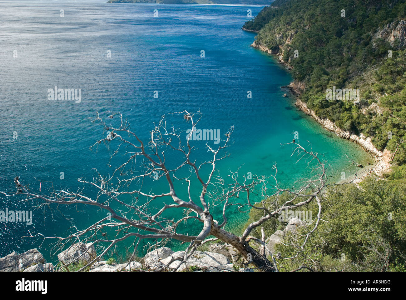 Il turchese delle coste della baia di Gokova Turchia . Foto Stock