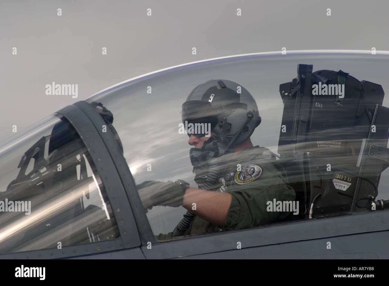 Dynamic generale F16 Fighting Falcon arriva per un photocall a Coltishall RAF in Norfolk, Inghilterra Foto Stock