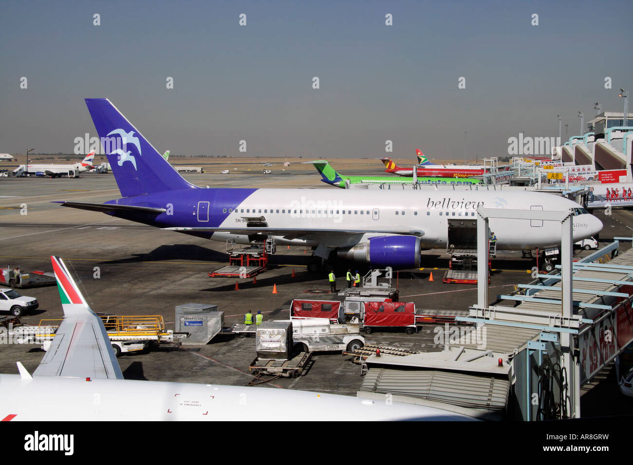 Vista degli aerei sul Oliver Tambo Aeroporto Internazionale di Johannesburg, Sud Africa Foto Stock