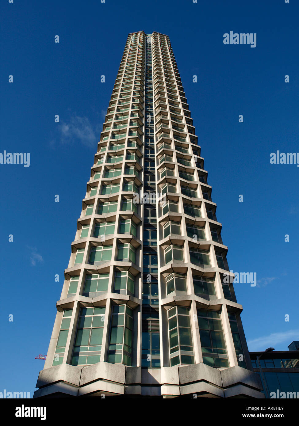 Centre Point Tower Londra Inghilterra Europa UE. Una parte è il quartier generale della Confederazione dell'industria britannica CBI Foto Stock
