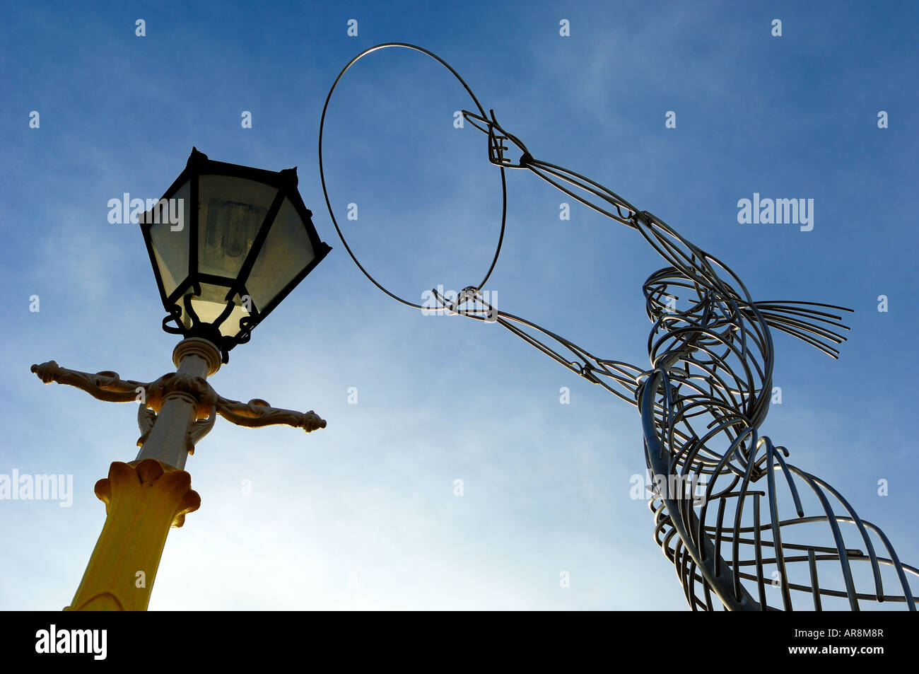 Faro di ringraziamento si siede e si affaccia sul fiume Lagan Belfast Foto Stock