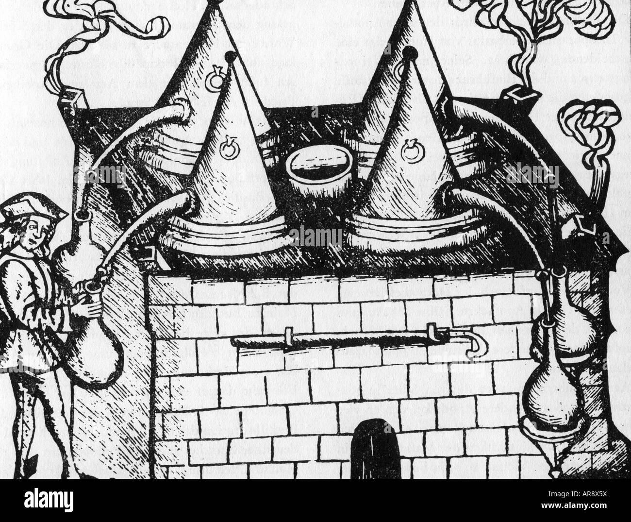 Alchimia, distillazione, distillatore, forno, legno tagliato, Hieronymus Brunschwig 'distillierbuch', Strassburg, 1512, Foto Stock