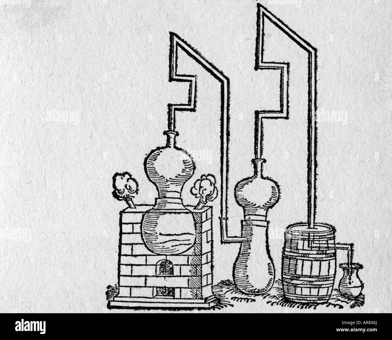 Alchimia, distillazione, dispositivo di distillazione, xilografia, XVI secolo, apparecchiatura, forno, storico, storico Foto Stock