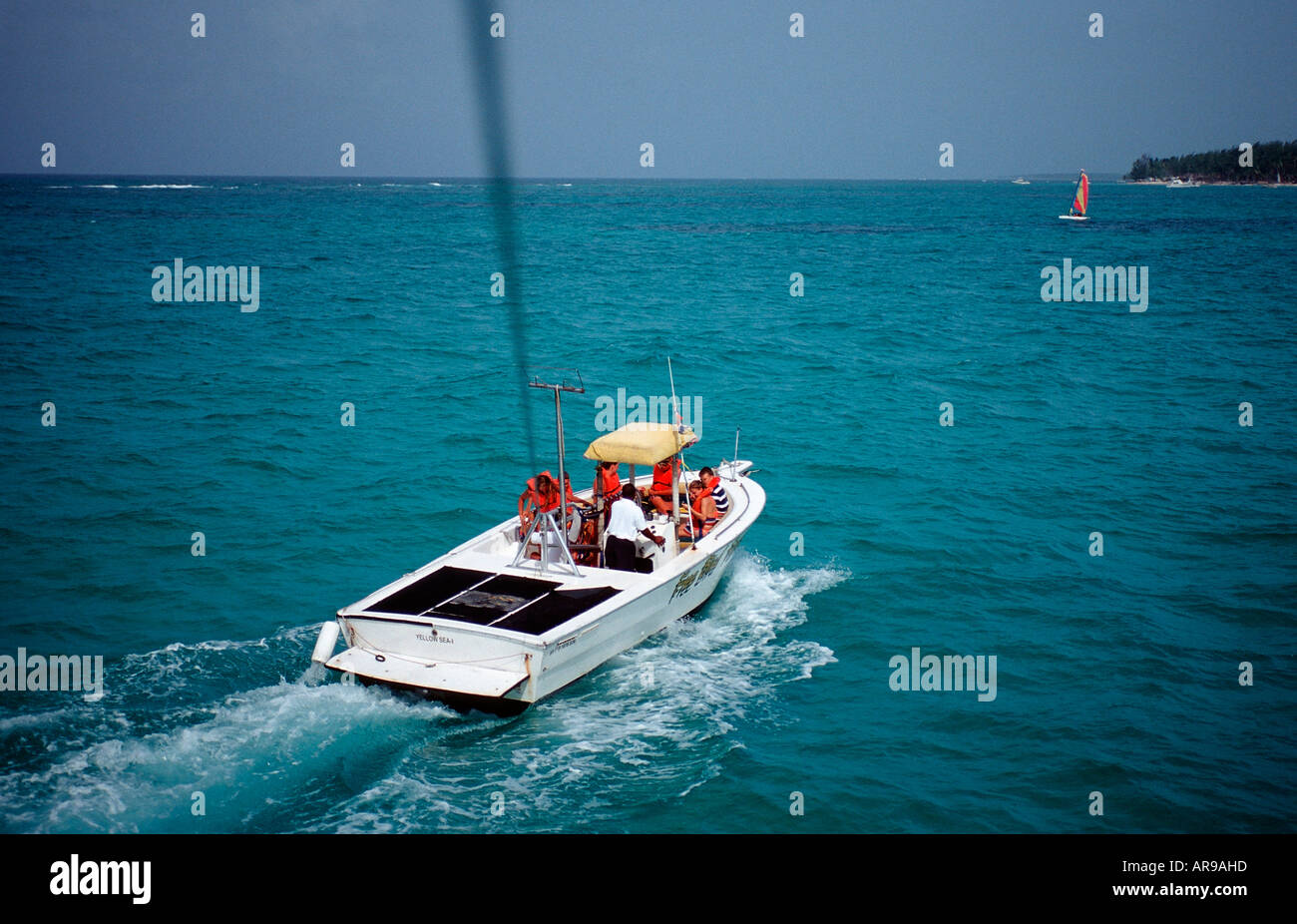 Il parasailing barca Punta Cana Caraibi Repubblica Dominicana Foto Stock