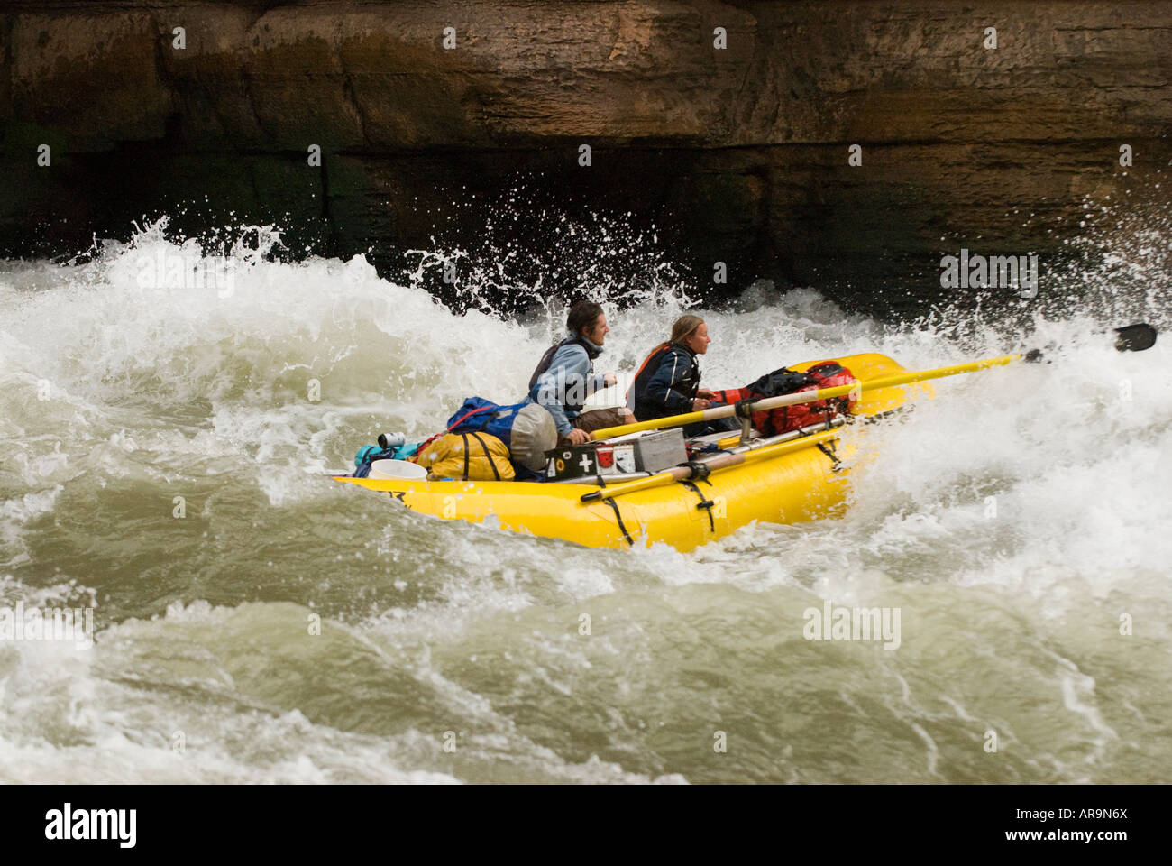 Turbare la rapida vai a sinistra di avere fede sul Fiume Colorado nel Parco Nazionale del Grand Canyon Arizona Foto Stock