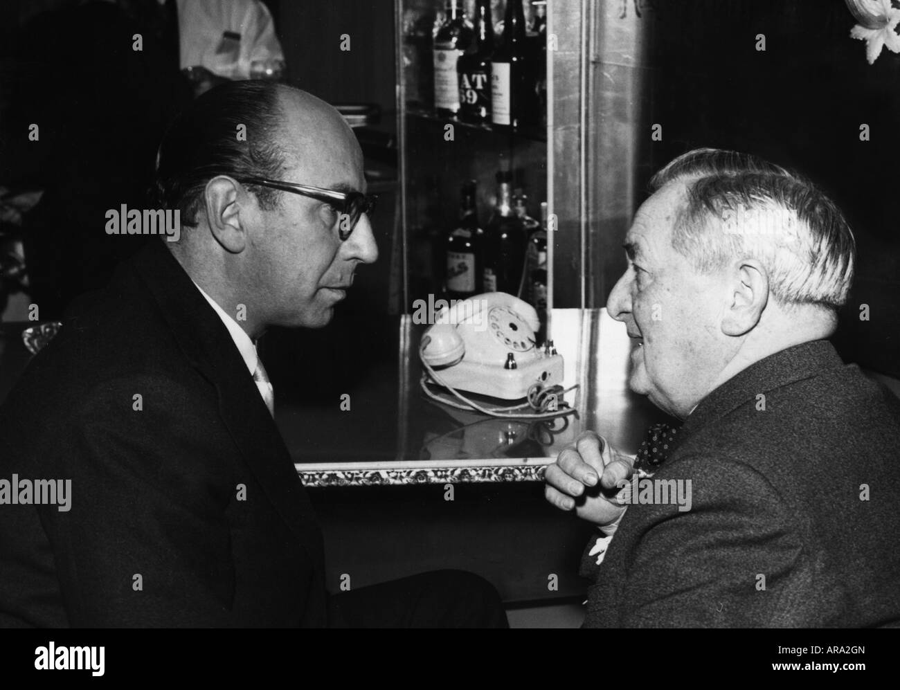 Antel, Franz, 28.6.1913 - 11.8.2007, direttore austriaco, a metà lunghezza, con Hans Moser, 1950s, Foto Stock